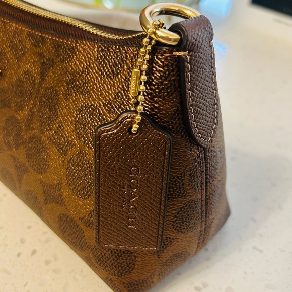 👜 Coach Charlotte Shoulder Bag Signature Canvas Copper NWT - Picture 6 of 15